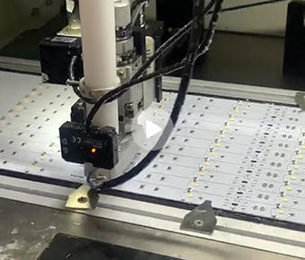 手機點膠解決方案 噴霧閥點膠機應(yīng)用方案