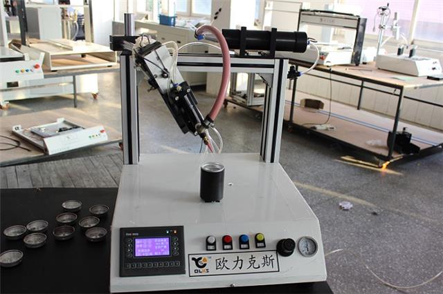 球泡燈圓形點膠機.JPG 球泡燈圓形點膠機.JPG