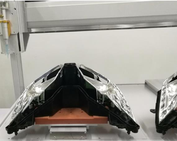 汽車(chē)燈點(diǎn)膠機(jī) 汽車(chē)燈點(diǎn)膠機(jī)