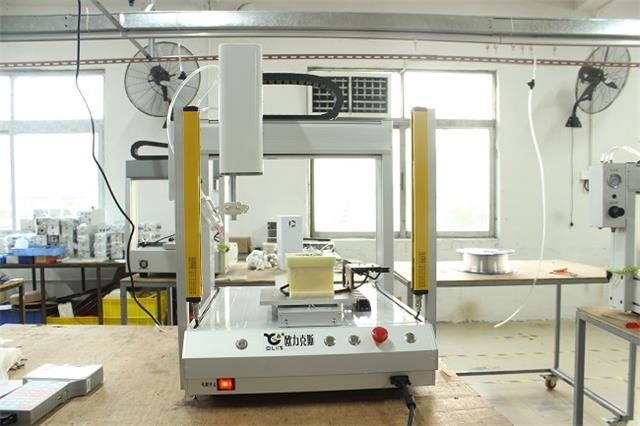 uv點膠機.JPG uv點膠機.JPG