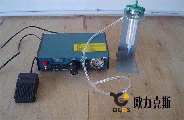 timg (3).jpg 手動(dòng)點(diǎn)膠機(jī)圖片