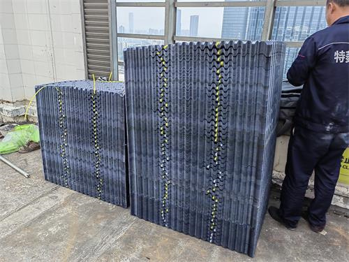 炎炎夏日我們該給冷卻塔降降溫了(冰封冷卻塔)