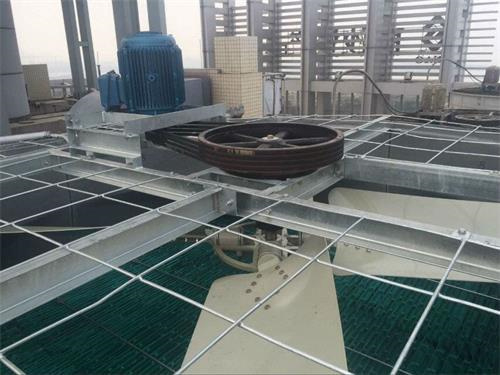 運行玻璃鋼工業(yè)冷卻塔要做什么工作？(宜賓工業(yè)逆流式玻璃鋼冷卻塔廠家)